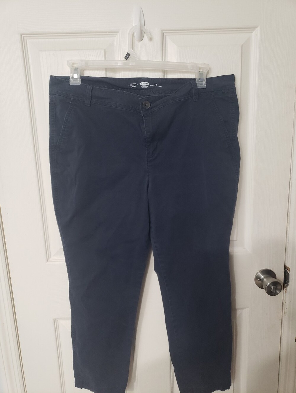 Old Navy Straight-Leg Casual Pants Womens Size 16 Skinny Fit